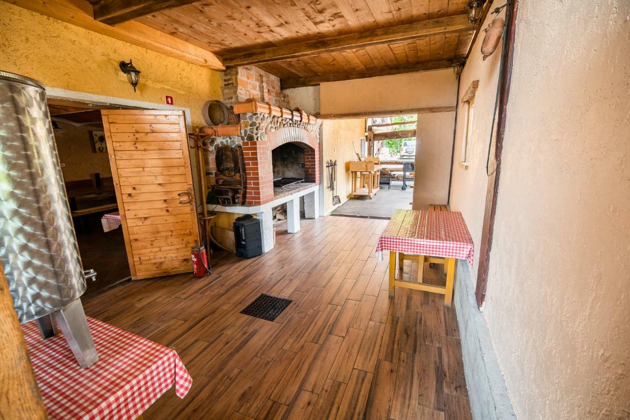 Apartment With Sauna Pr' Geci Dobova المظهر الخارجي الصورة